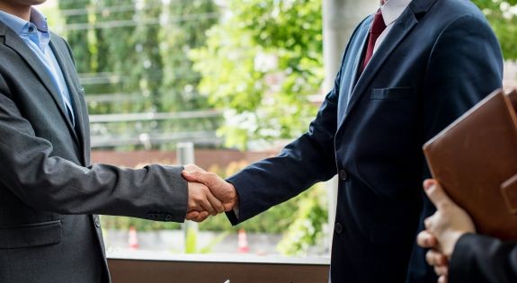 【弁護士解説】株式を対価とするM&Aの手法～株式交換～